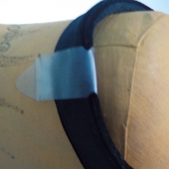 NEW Crossbody or Shoulder Bag - Picture 6 of 9